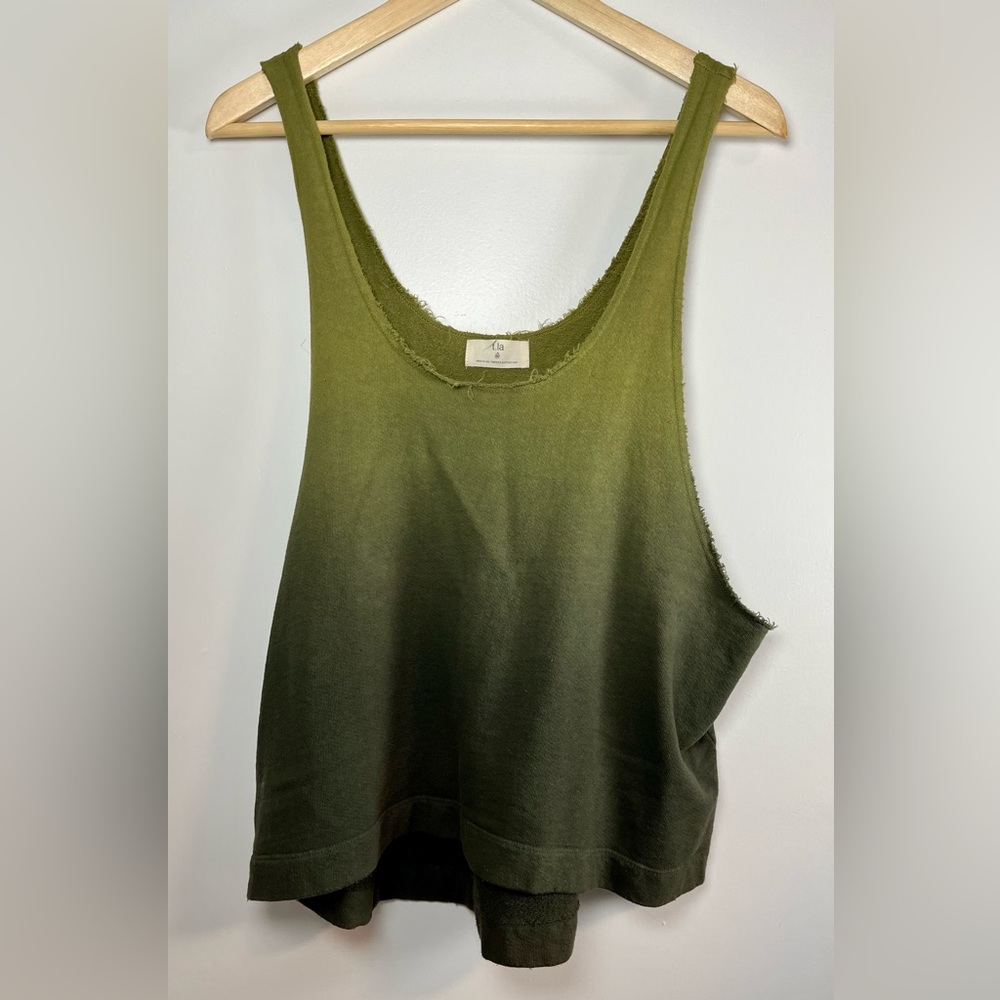 T.La Green Ombré High-Low Tank